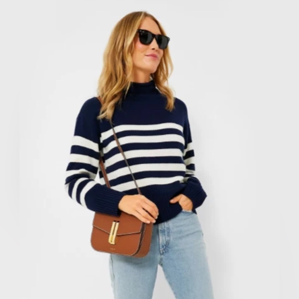 Truth by Republic Women’s Navy Blue Sweater with White Stripes Size S/P NWT